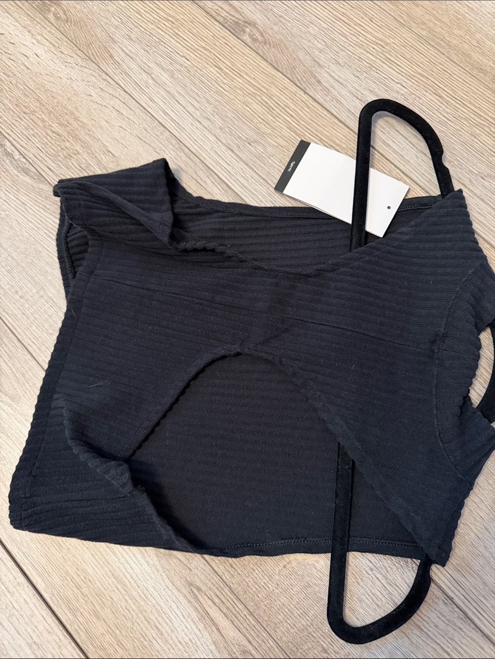 Nike Black Ribbed Cropped Mock Neck Tank - Picture 3 of 3